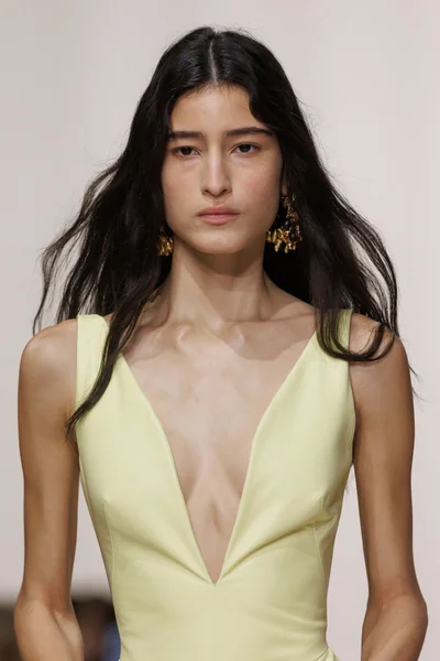 Look 25